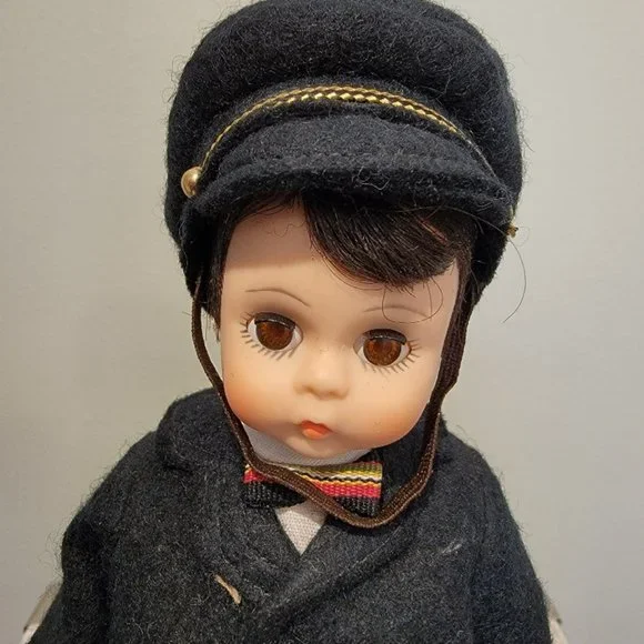 Madame Alexander Doll 8" Laurie - Little Women - Picture 8 of 9